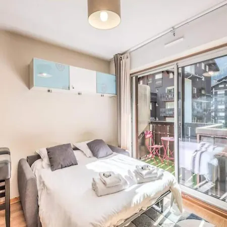 Studio For 2 People